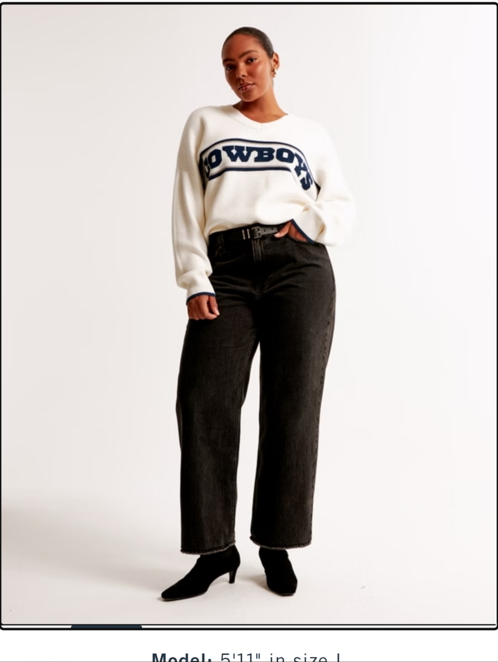 Abercrombie & Fitch Cream V-Neck Sweater with Navy 'Cowboys' Graphic #72 - Picture 2 of 9